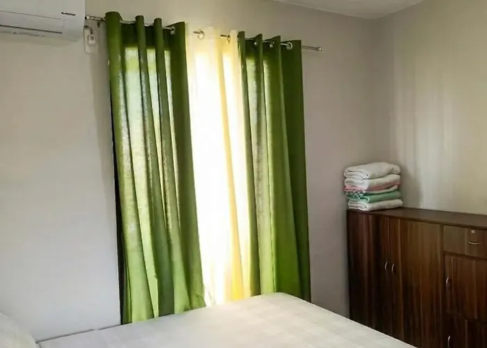 Enire House Hotel- Style In Casa Mira Subdivision * Naga (Cebu)